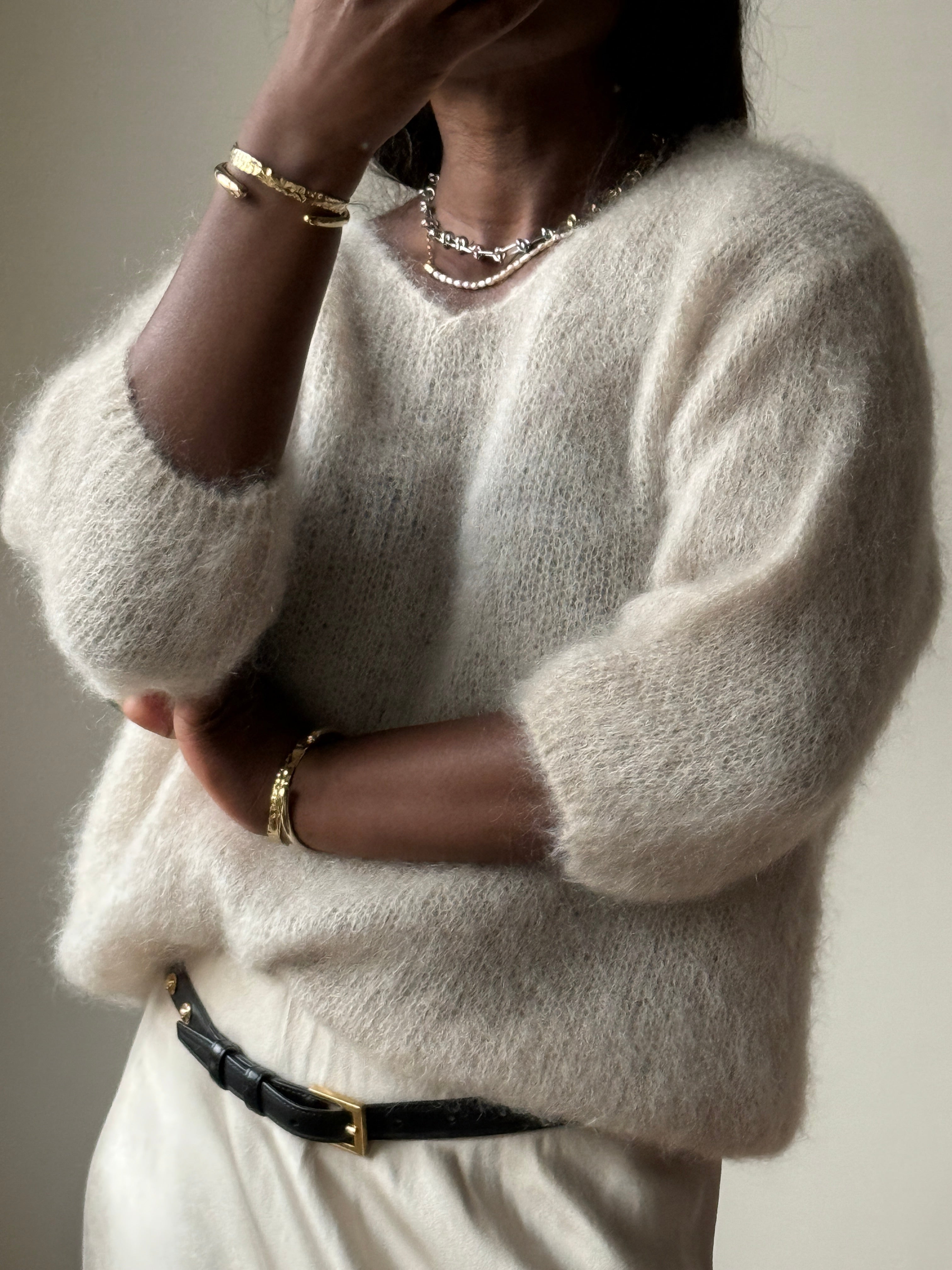 FROM FRESH MORNINGS TO COOL EVENINGS KNITWEAR