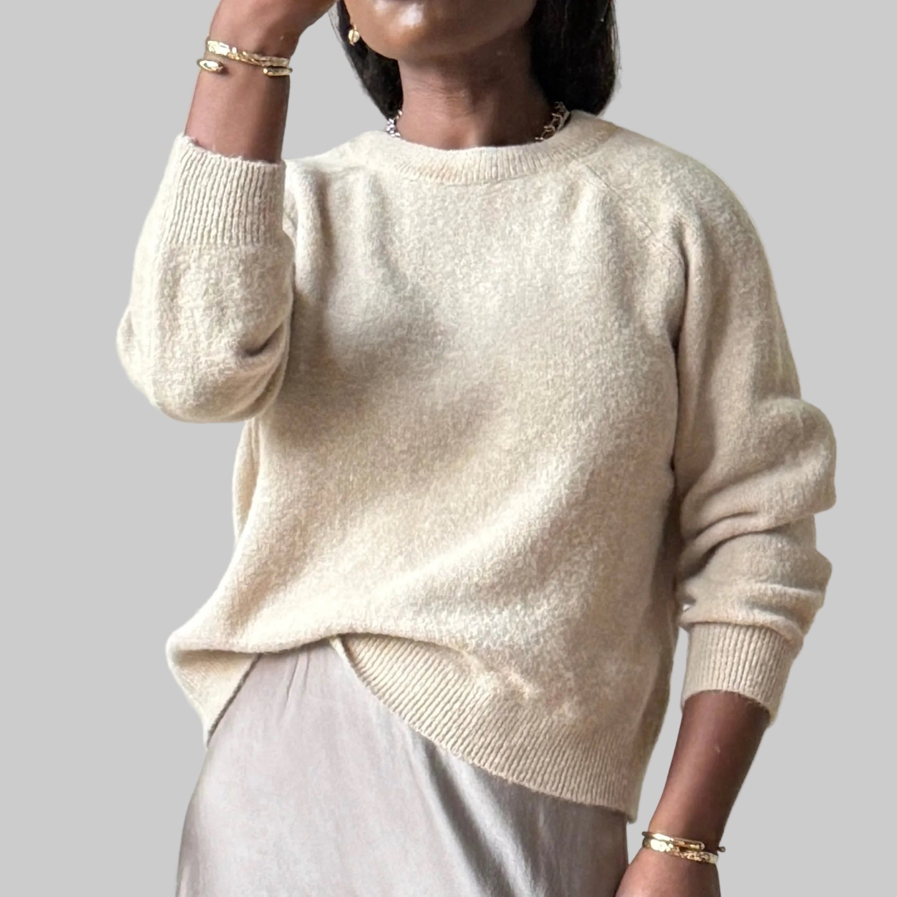 Round Neck Knit, One size (34-40), Normal Fit, Available in 3 colors, New without Tags