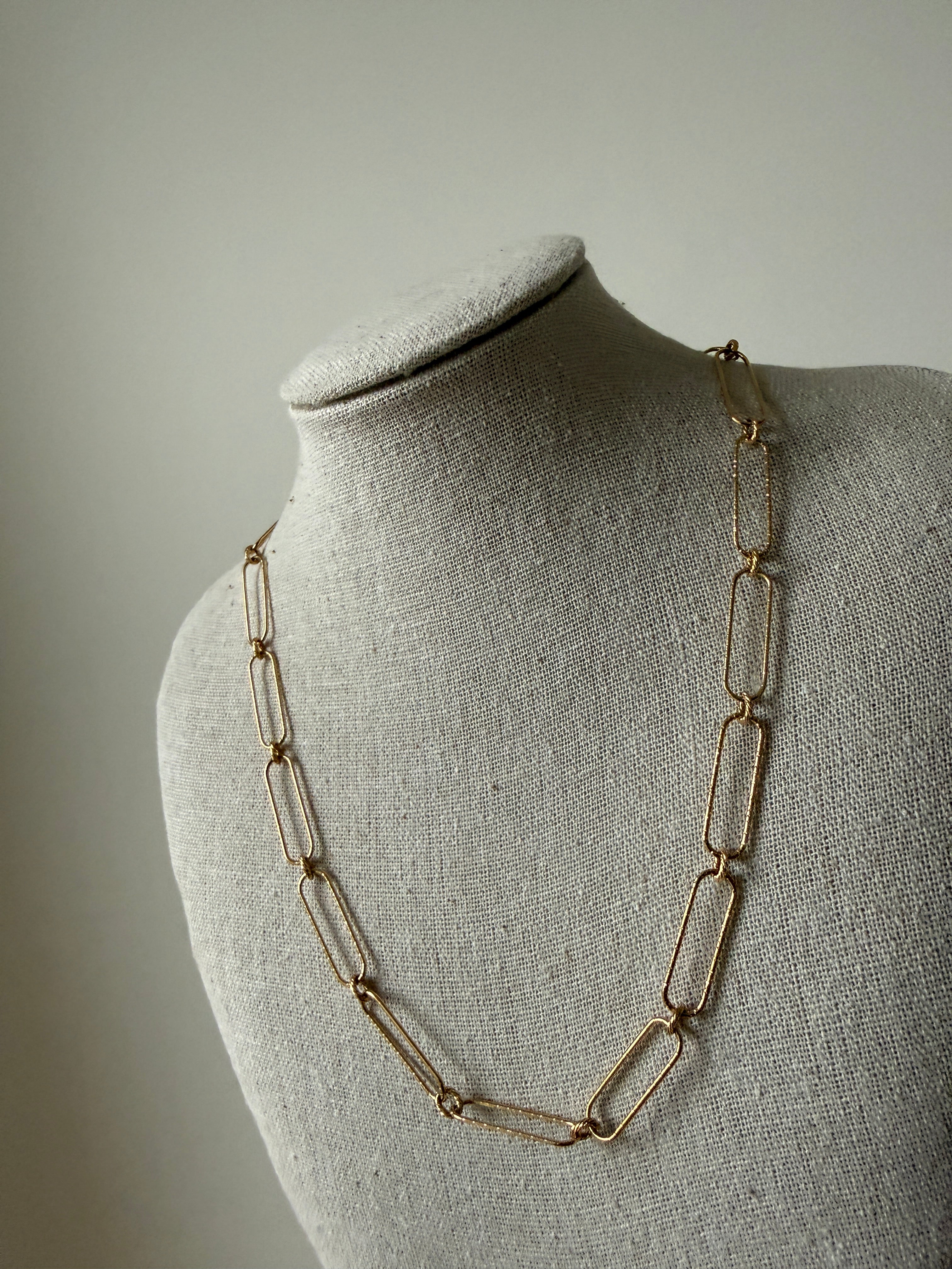 NECKLACE / STAINLESS STEEL
