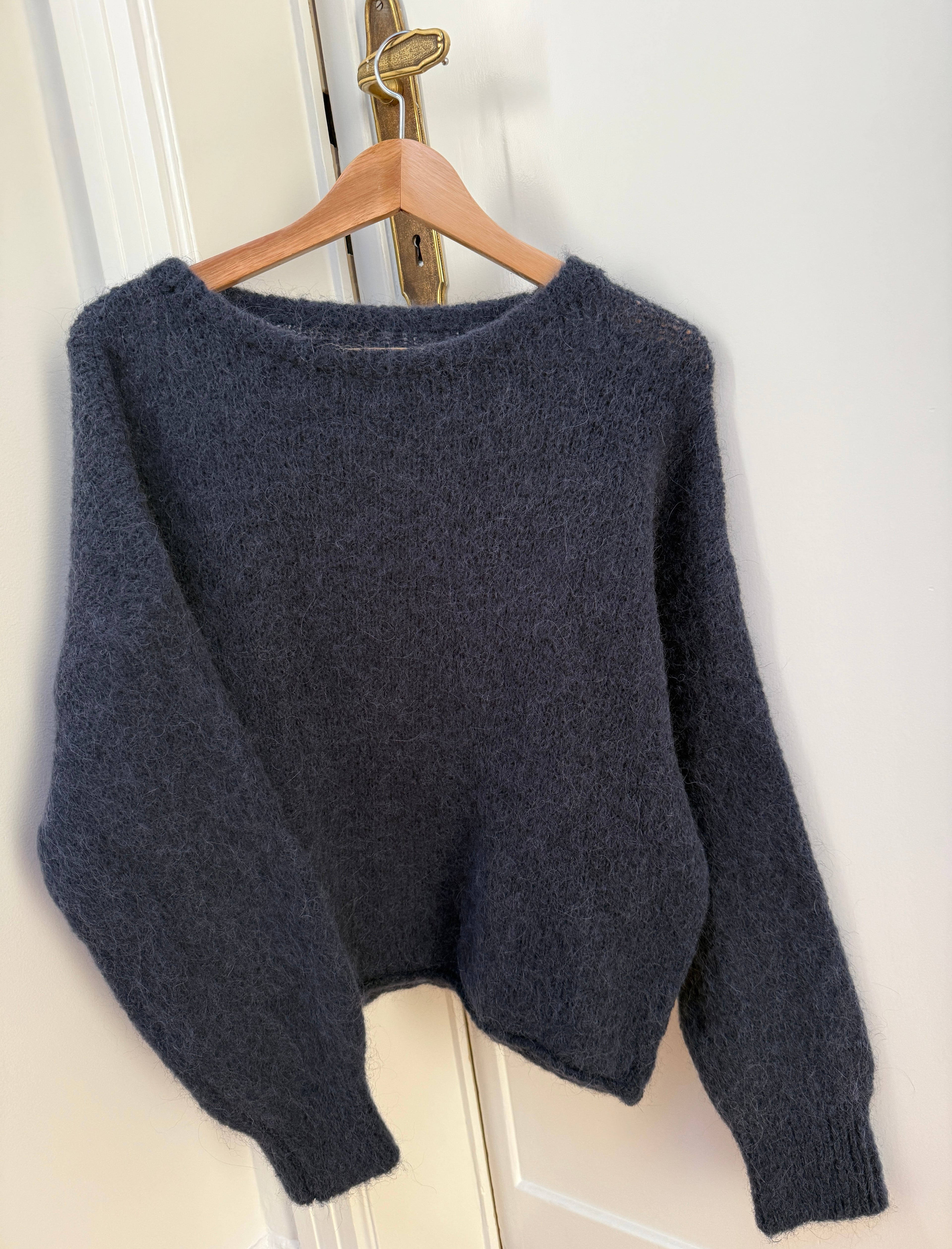 Round neck knit, One Size (34-42), Oversized Fit, New without Tags