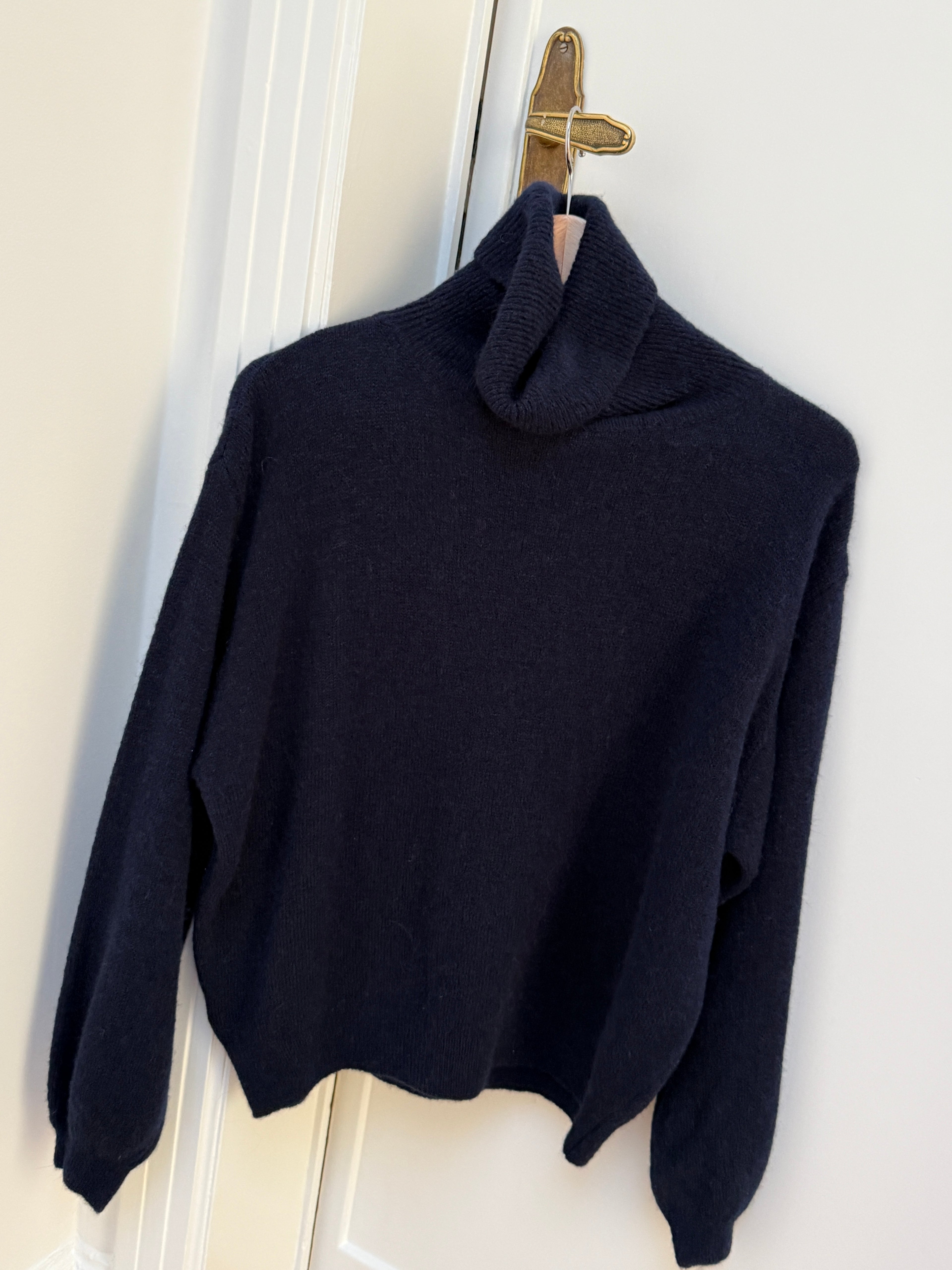 Turtleneck Knit, One Size (34-42), Normal Fit, New without tags