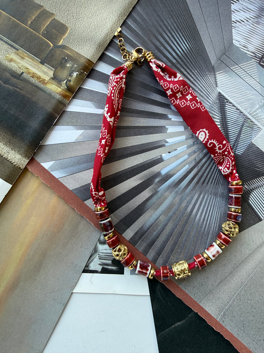 NECKLACE BANDANA