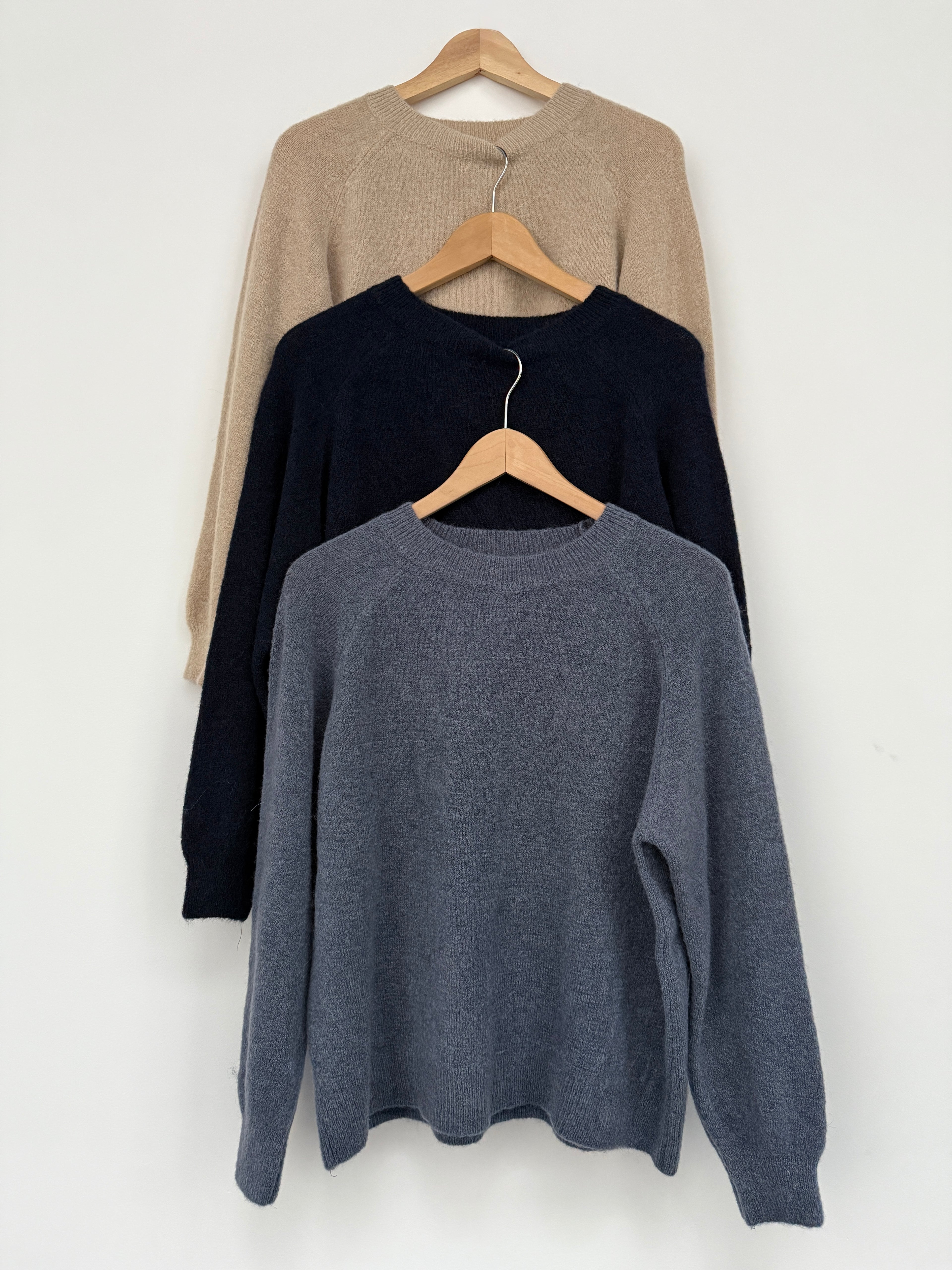 Round Neck Knit, One size (34-40), Normal Fit, Available in 3 colors, New without Tags