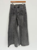 Jeans with wide legs, Button Closure and zip, two side front pockets and two back pockets, belt loops, Normal Fit, Available in Different Sizes