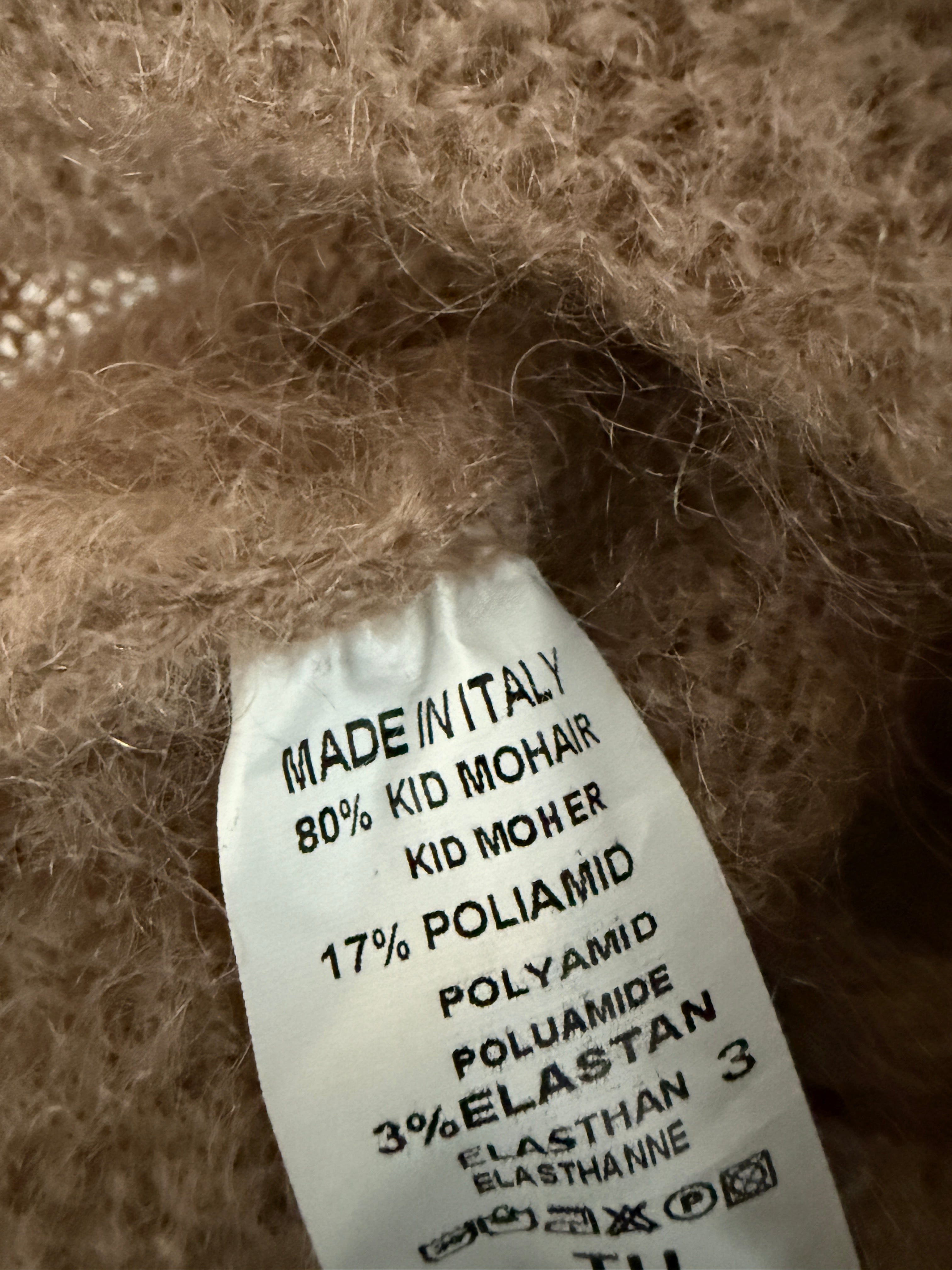 KNIT LETÍ / AVAILABLE IN DIFFERENT COLORS