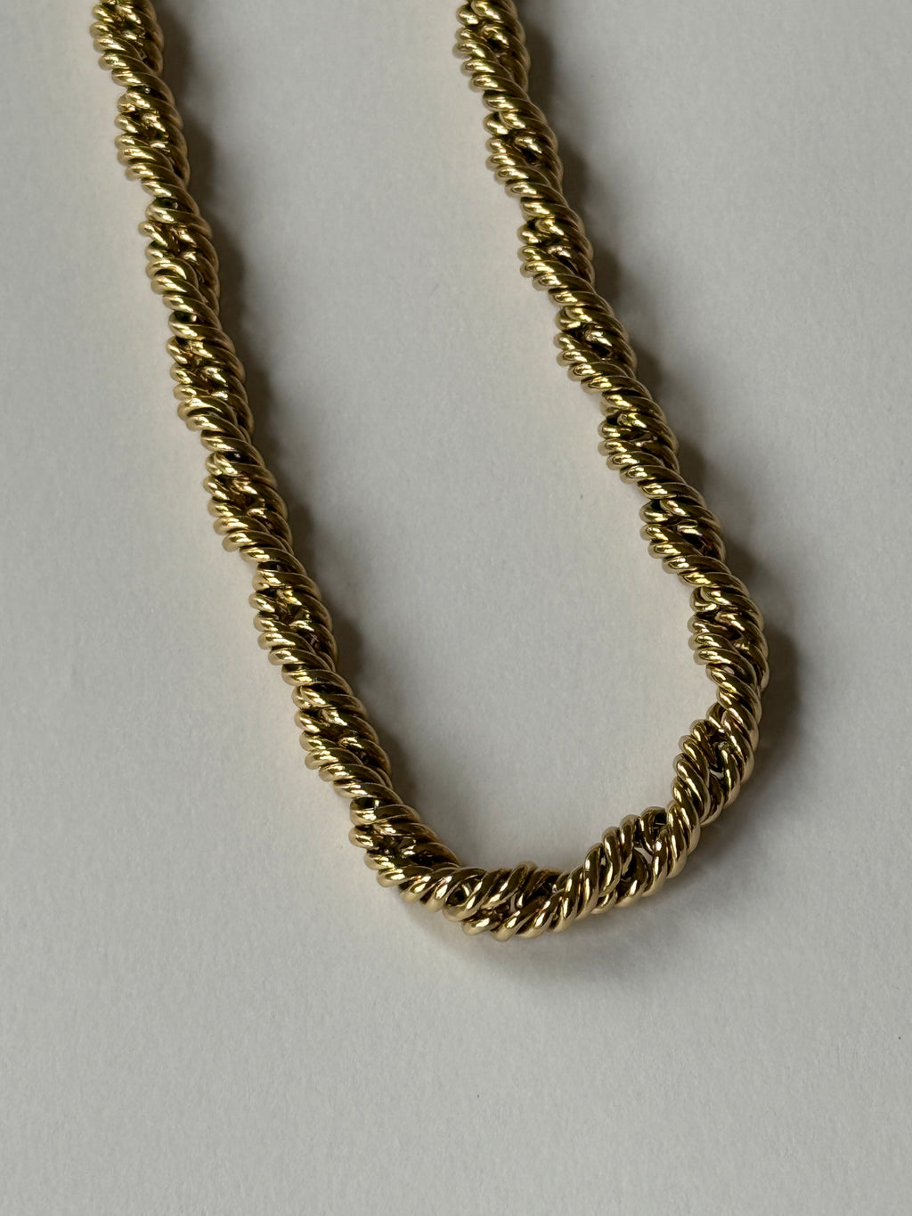 COLLIER VULY