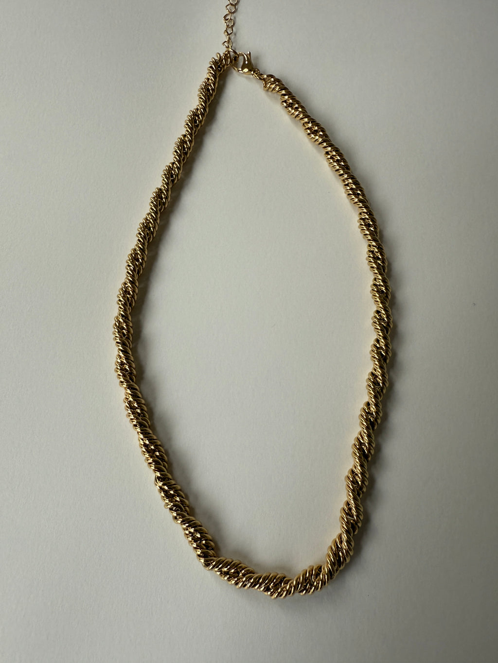 COLLIER VULY