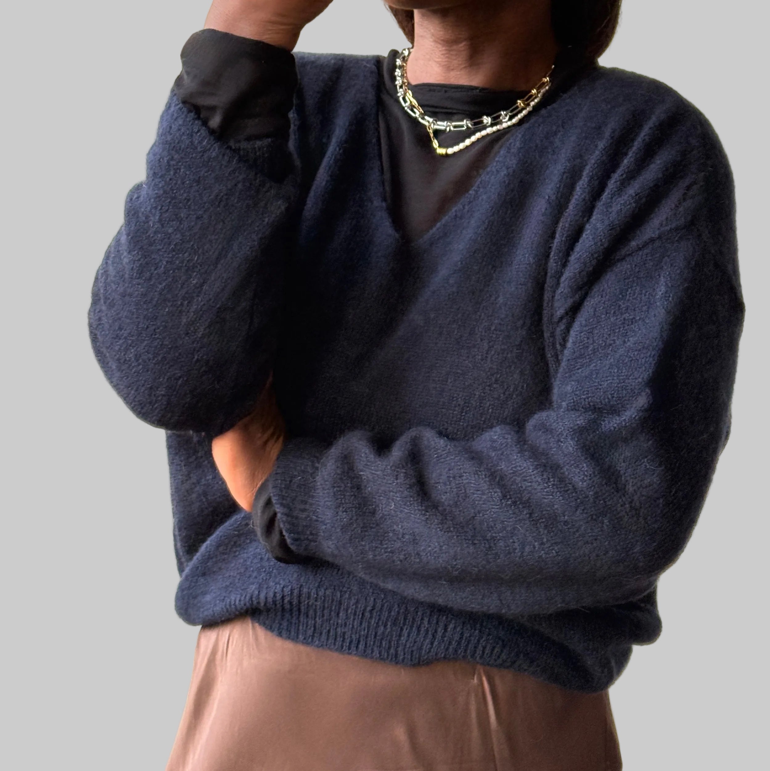 V neck Knit, One Size (34-40), Normal Fit, New without tags