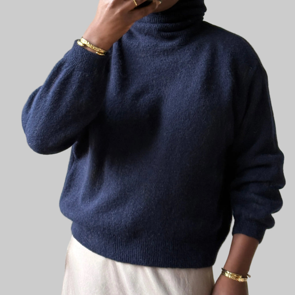 Turtleneck Knit, One Size (34-42), Normal Fit, New without tags