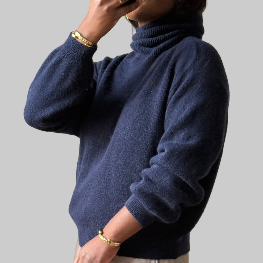 Turtleneck Knit, One Size (34-42), Normal Fit, New without tags