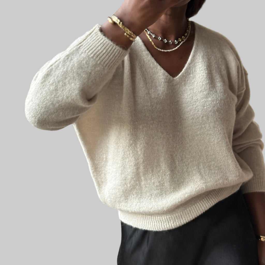 V neck Knit, One Size(34-40), Normal Fit, New without tags