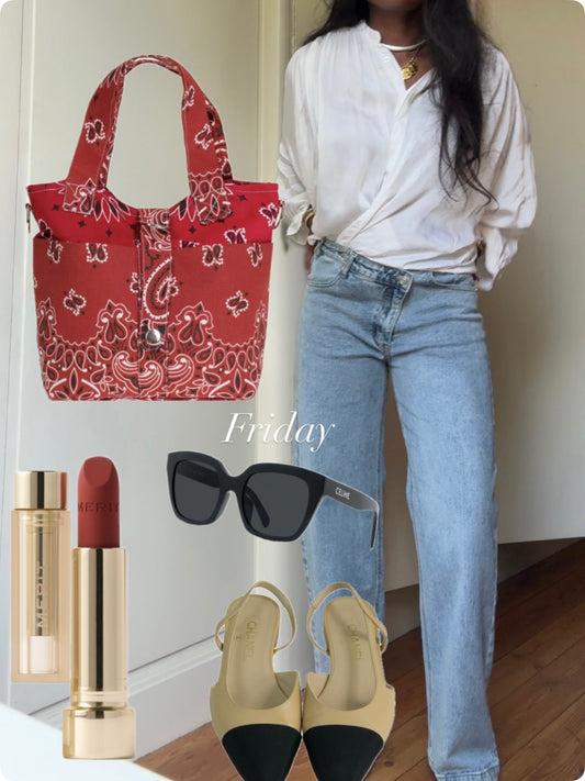 Jeans with Crossed Button Closure and zip, Light Wash, two side front pockets and two back pockets, belt loops, Normal Fit, Available in Different Sizes