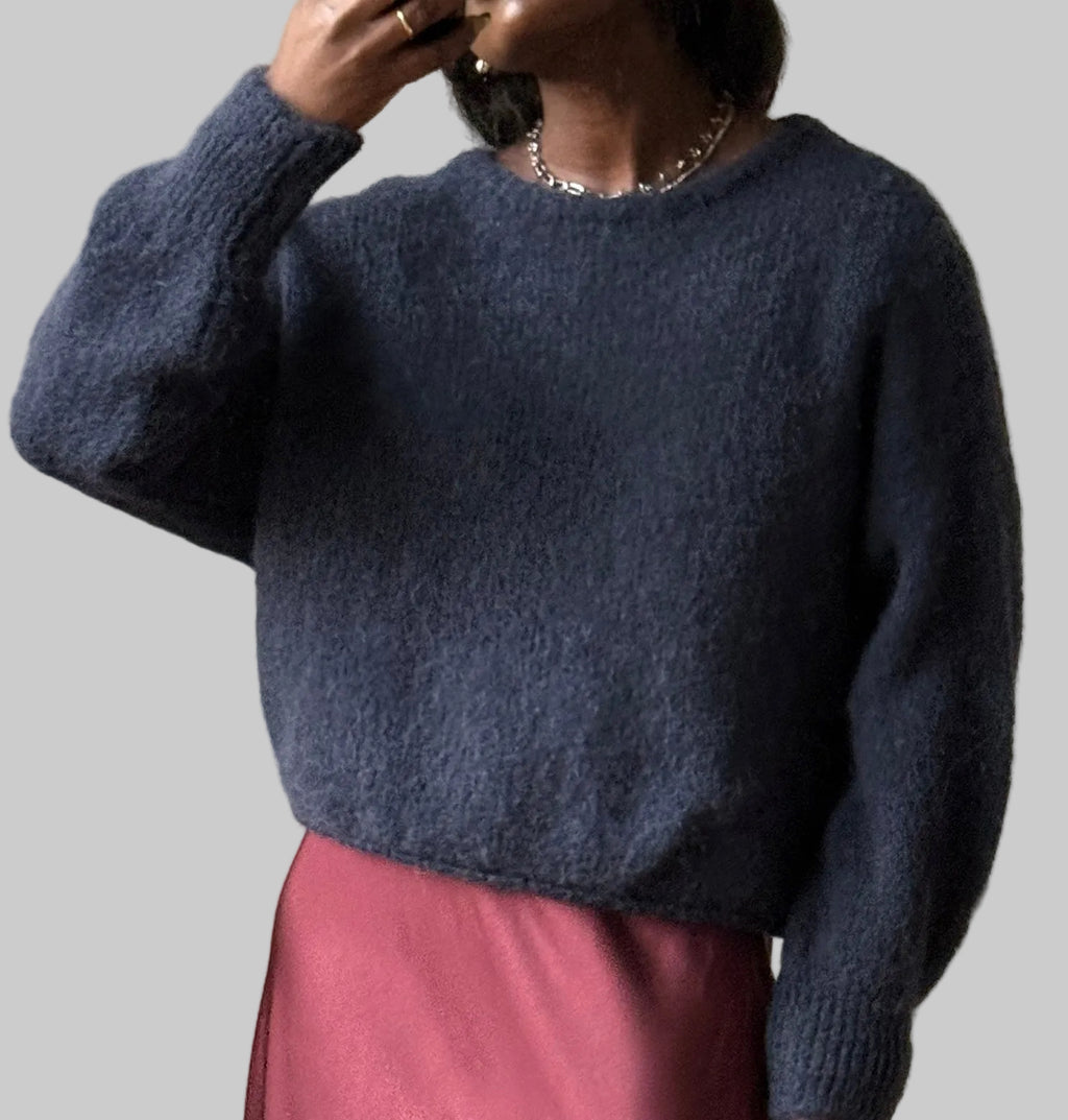 Round neck knit, One Size (34-42), Oversized Fit, New without Tags